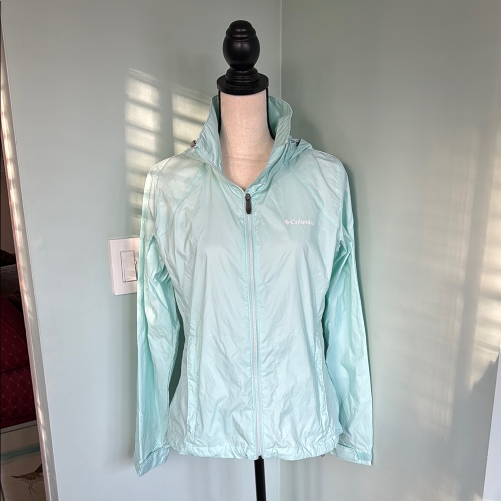 Sea Foam Rain/Wind Breaker. Size Child M.